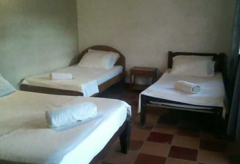 پانسیون Sadhana   Hostel