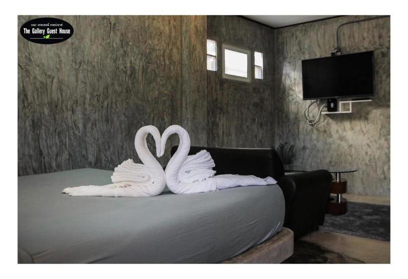 پانسیون The Gallery Guest House