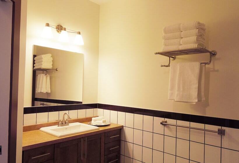 هاستل Water Suites
