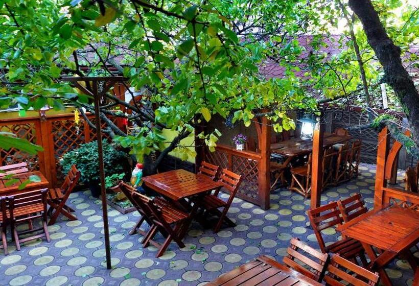 پانسیون Casa Belazur