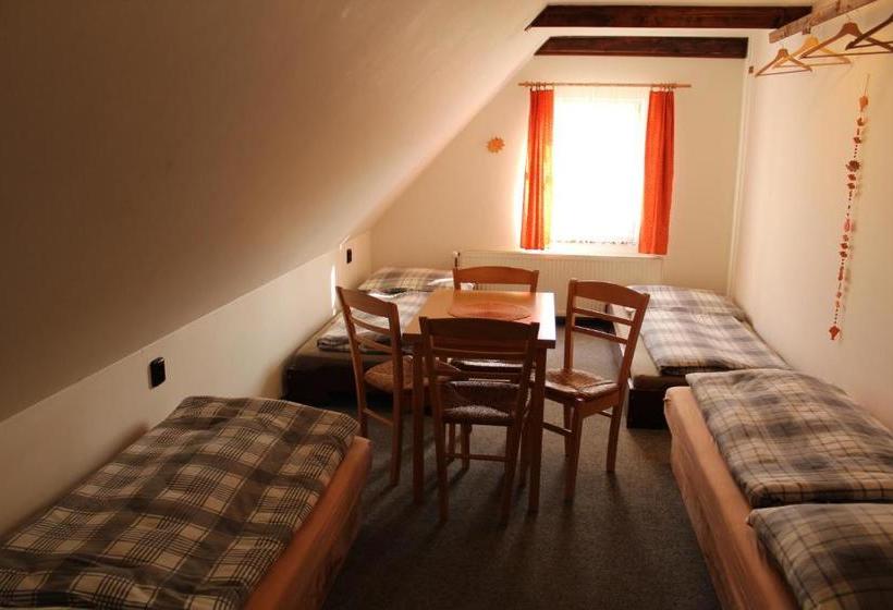 膳宿费 Penzion V Zelený