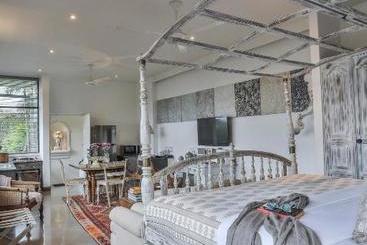 پانسیون 55tg Boutique Suites