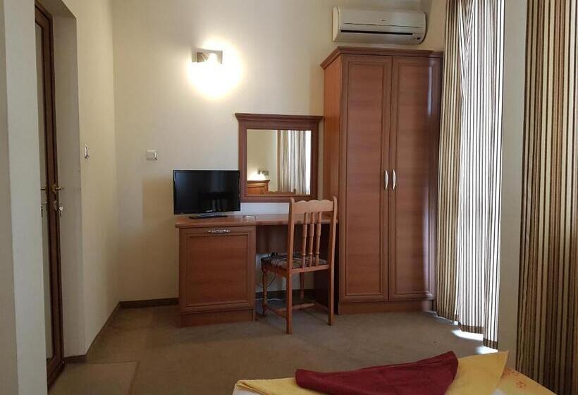 Пансион Guest House Markovi Aheloy