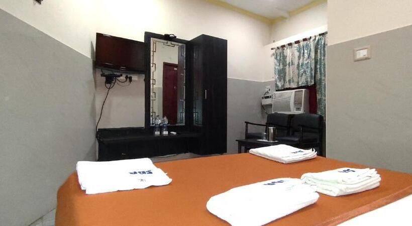 هاستل Sarovara Deluxe Rooms