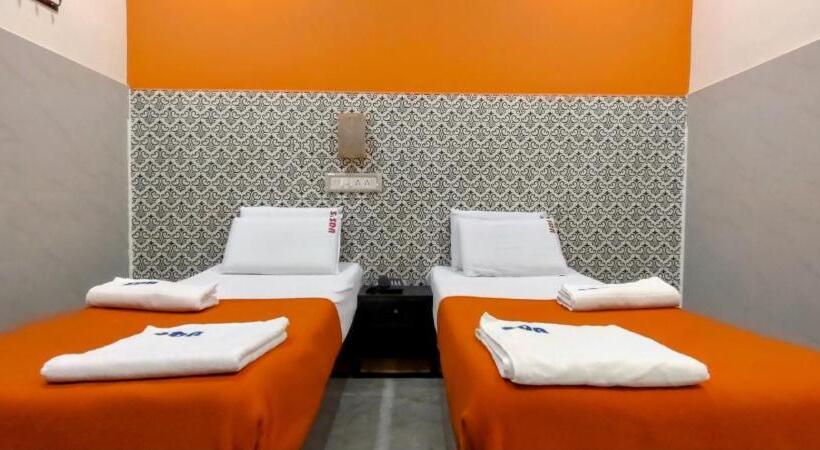 هاستل Sarovara Deluxe Rooms