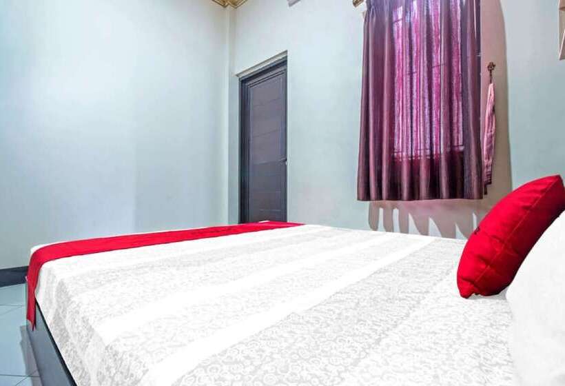 Пансион Reddoorz Plus Near Isola Upi