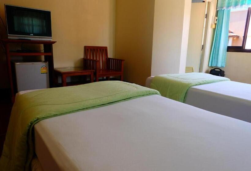 پانسیون J Safe Guesthouse