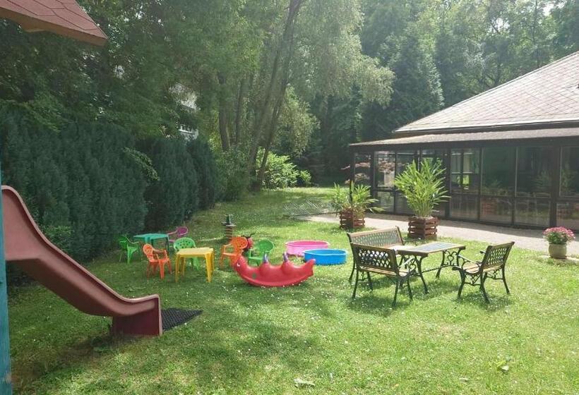 پانسیون Penzion Tcv Pardubice