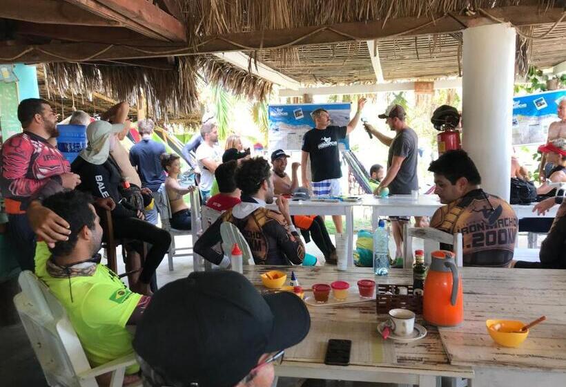 הוסטל The Spot   Beachfront Sports Pousada