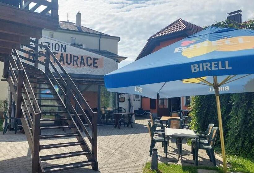 پانسیون Penzion A Restaurace U Strnada