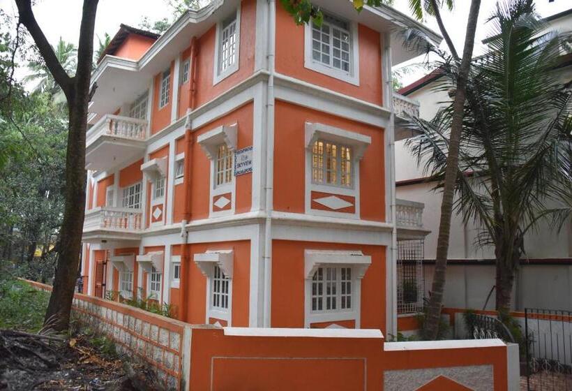 پانسیون Skyview Villa