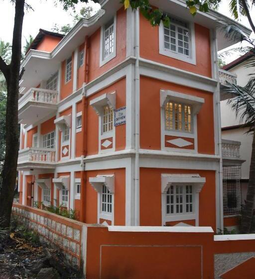 پانسیون Skyview Villa