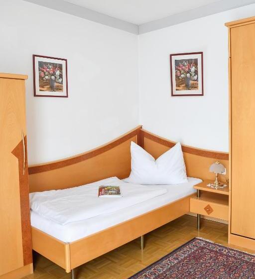 ユースホステル Schwanbergerstüberl