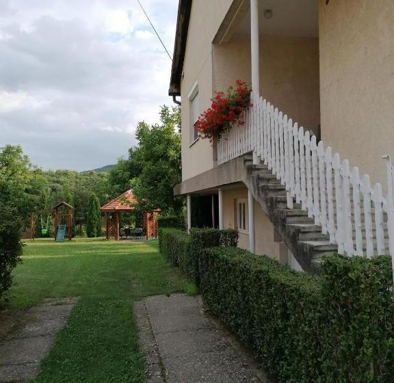 بنسيون Apátságúti Vendégház