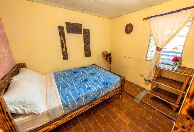 بنسيون Arte Hostal