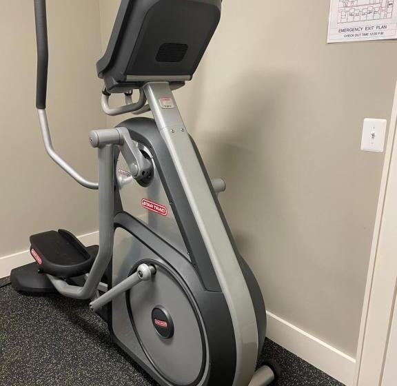 旅馆 Culpeper Center Suites