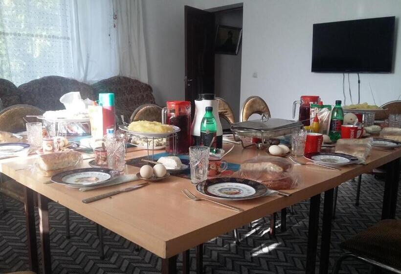 پانسیون Shushan Guest House