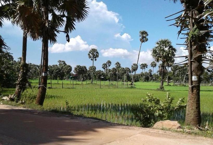 הוסטל Phalla Riverside