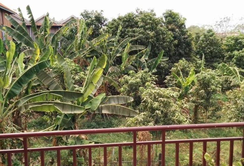 הוסטל Phalla Riverside