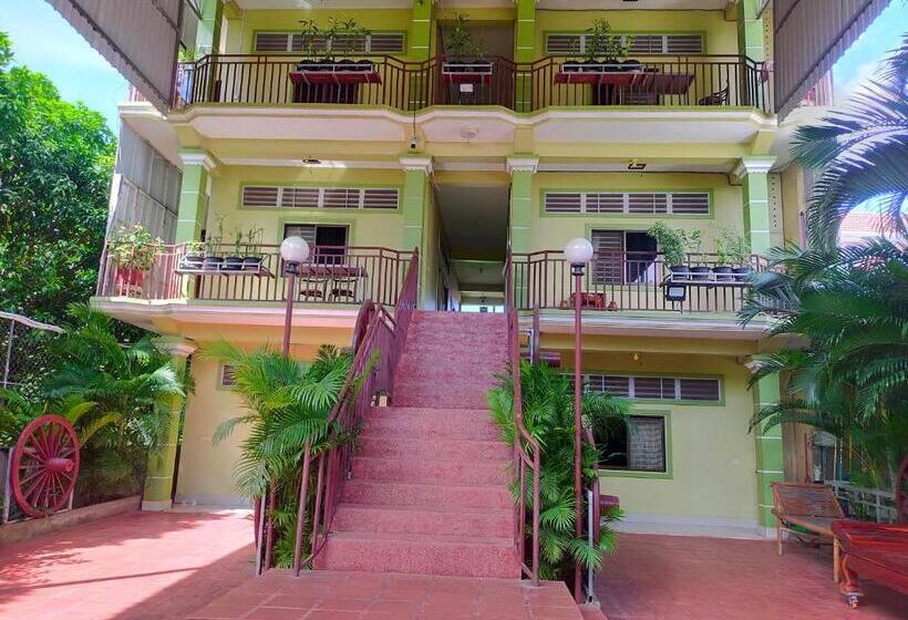 הוסטל Phalla Riverside