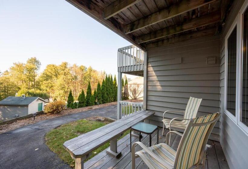 Evergreen Hill Condominiums