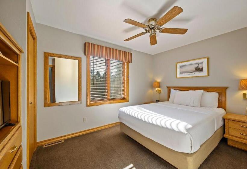 Evergreen Hill Condominiums