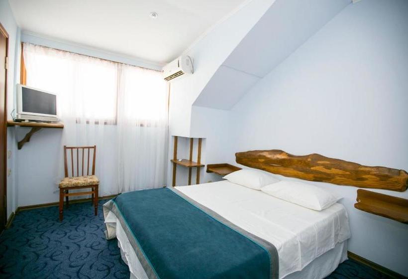 پانسیون Guest House Lavr