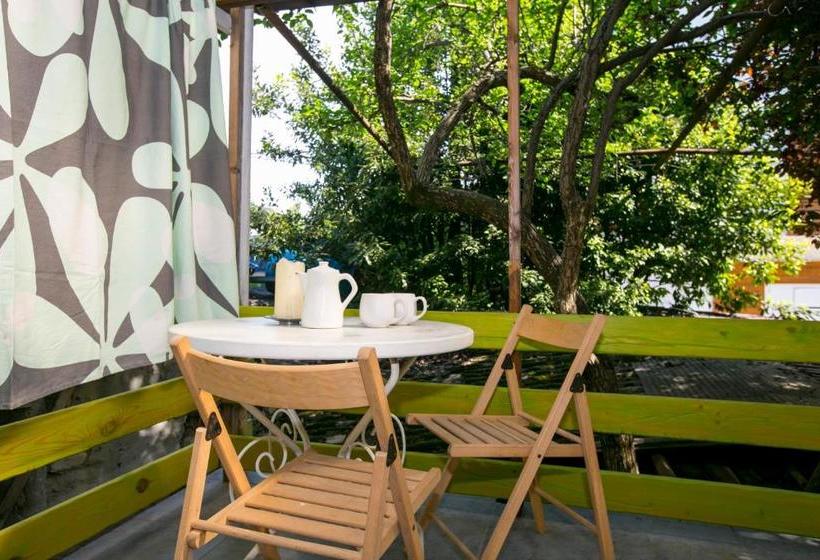 پانسیون Guest House Lavr