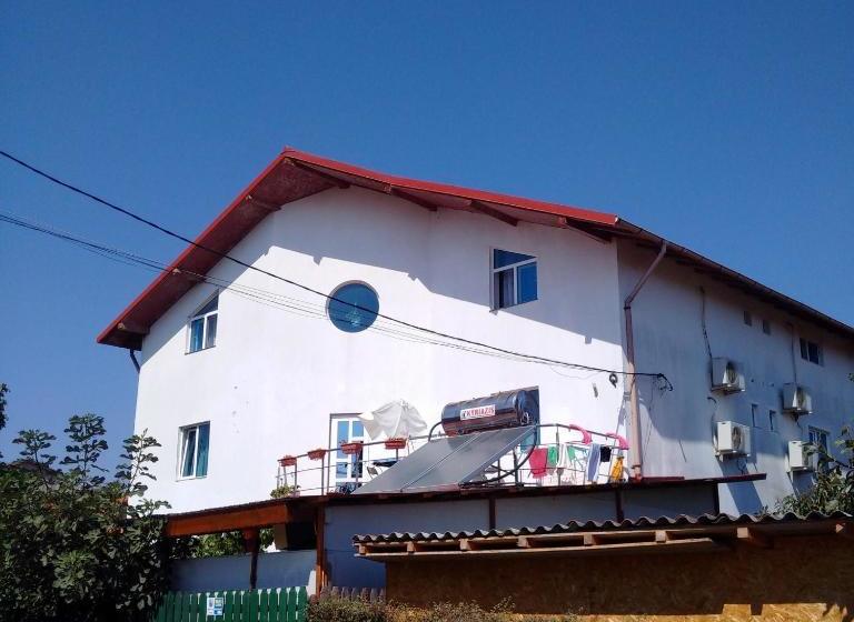 پانسیون Villa Carlo