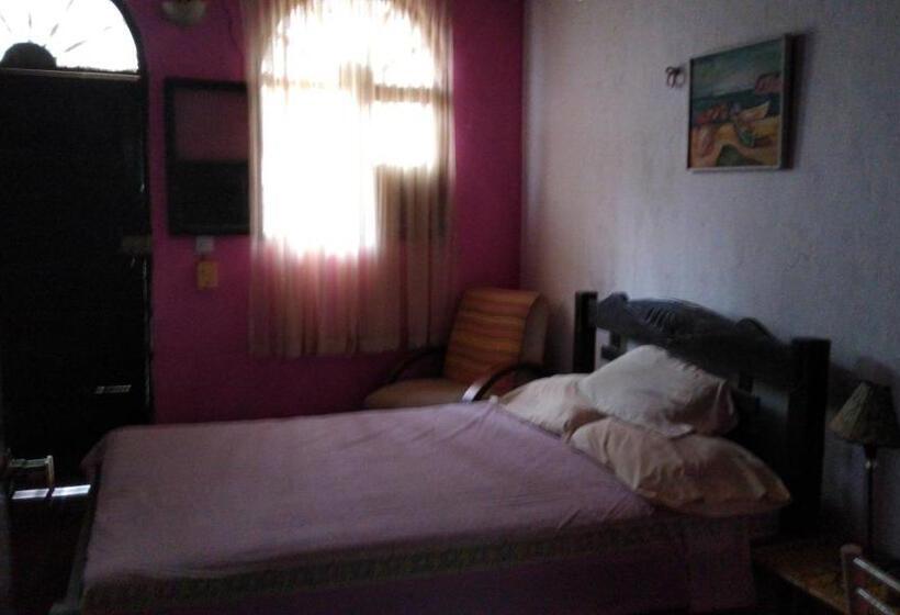 پانسیون El Garaje Hostal