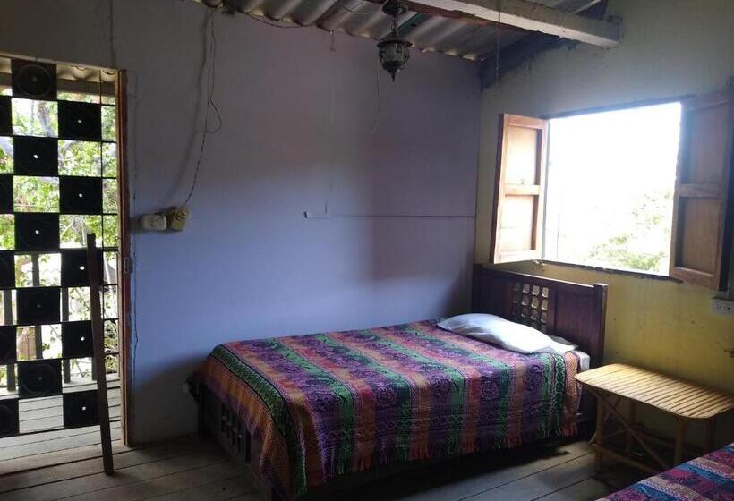 پانسیون El Garaje Hostal