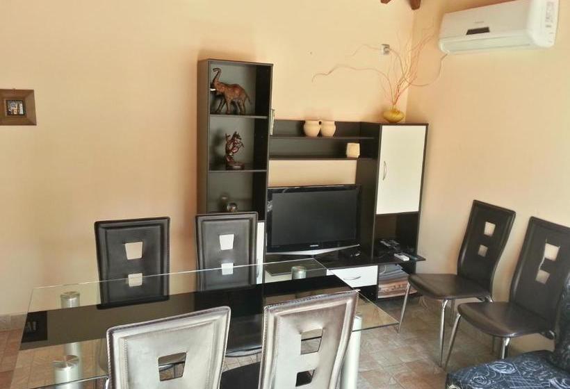 پانسیون Guest House Zora