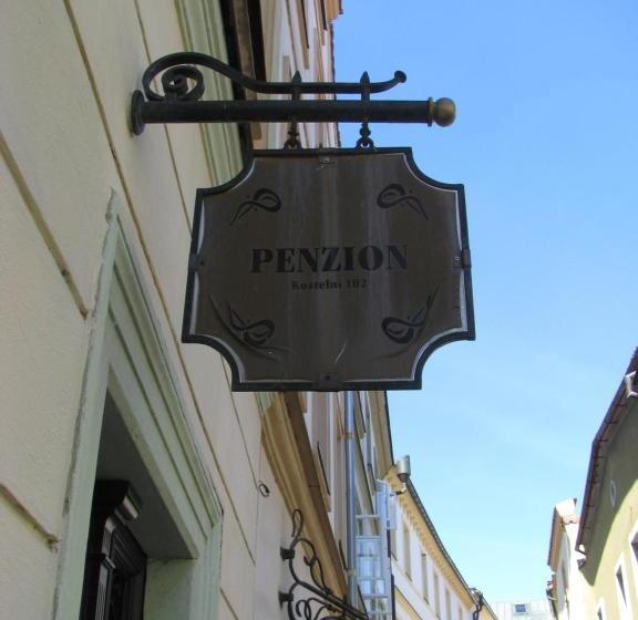 پانسیون Penzion 102