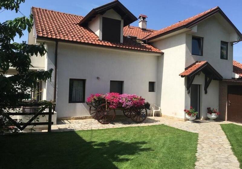 پانسیون Rooms Green Set