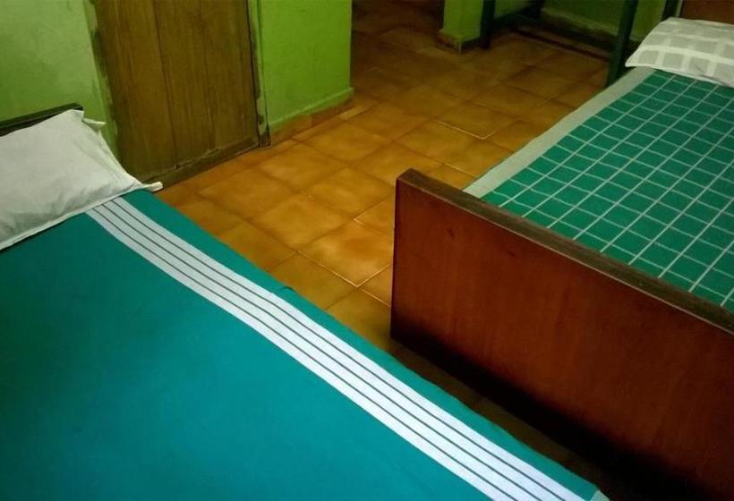 پانسیون Xavier Guest House