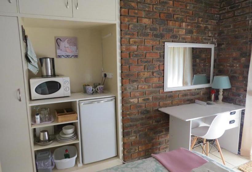 بنسيون Coral Tree Guest Rooms