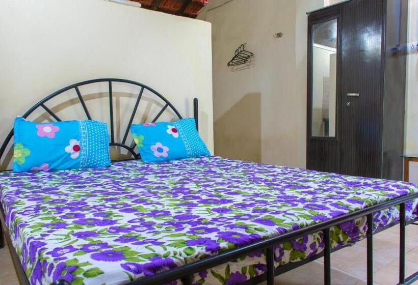 بنسيون Raikar Guest House