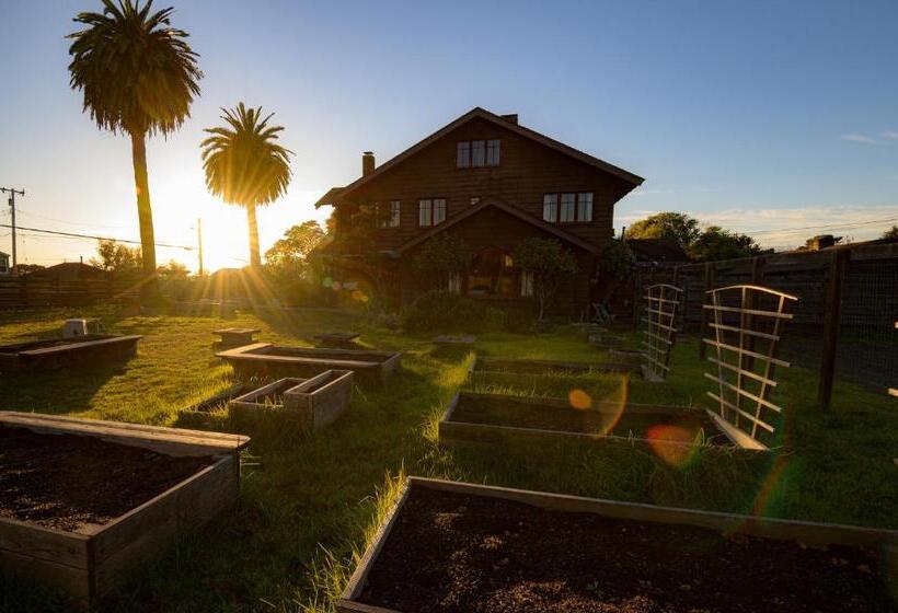 فندق صغير The Captains Quarters