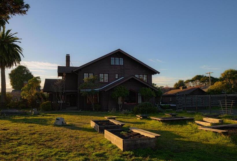 فندق صغير The Captains Quarters