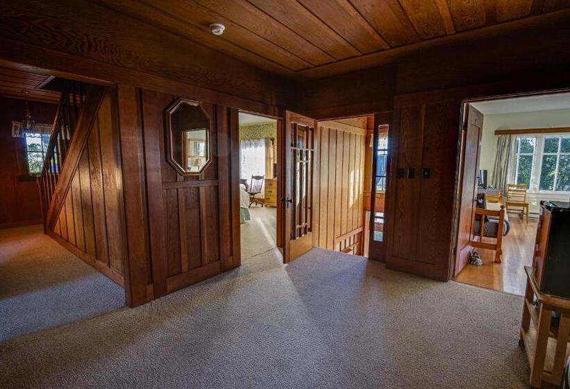 فندق صغير The Captains Quarters