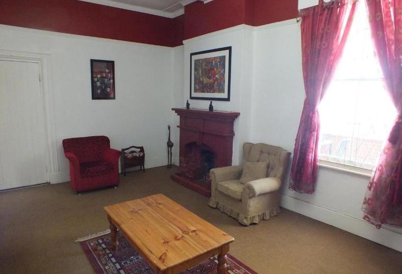 بنسيون Ashtonville Terraces Guesthouse