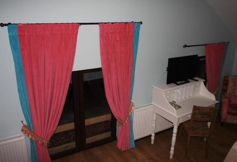 بنسيون Castelul Stirbey