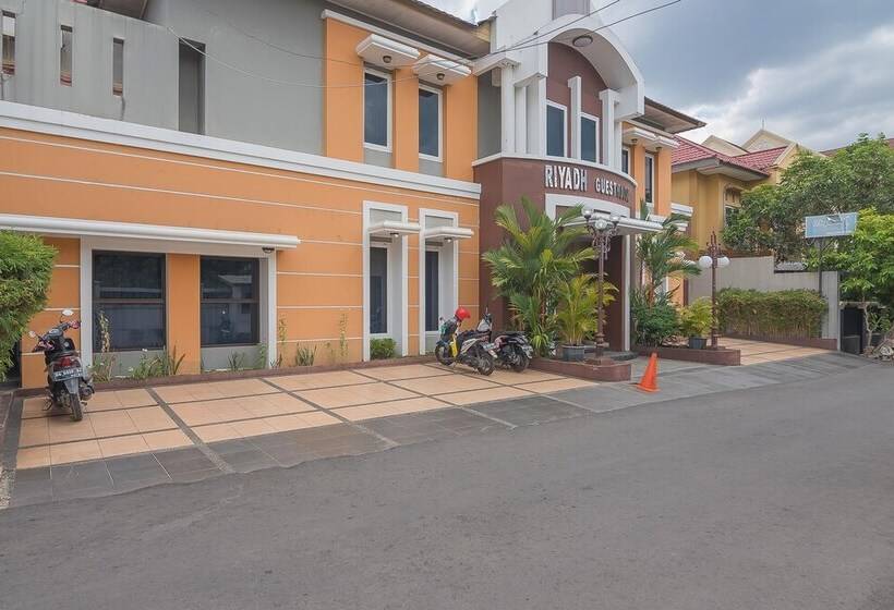 پانسیون Reddoorz Plus Syariah At Banjarbaru 2