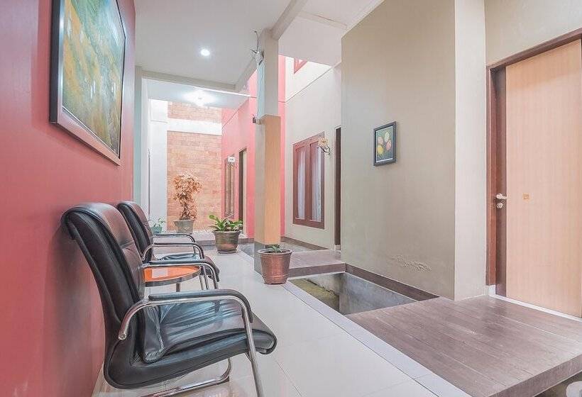 پانسیون Reddoorz Plus Syariah At Banjarbaru 2