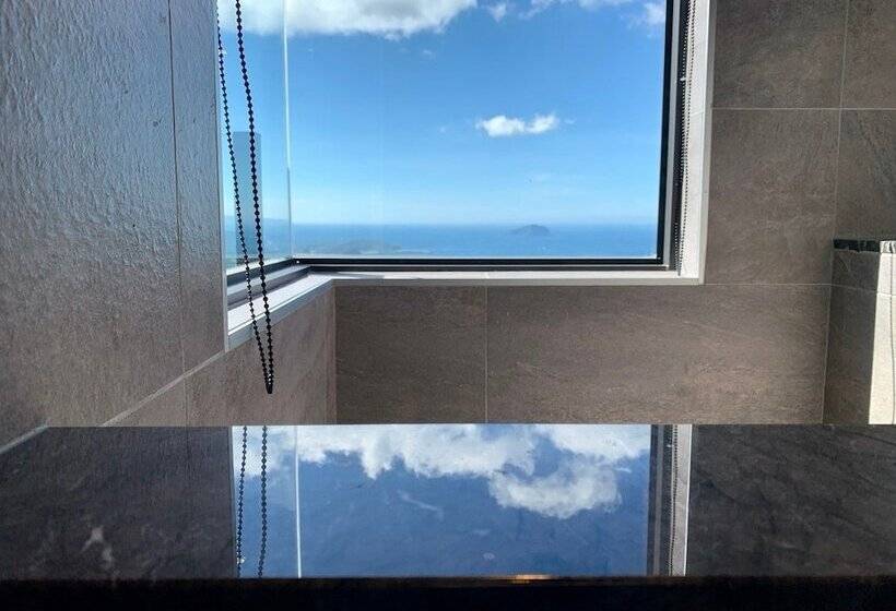 پانسیون Something Easy Inn