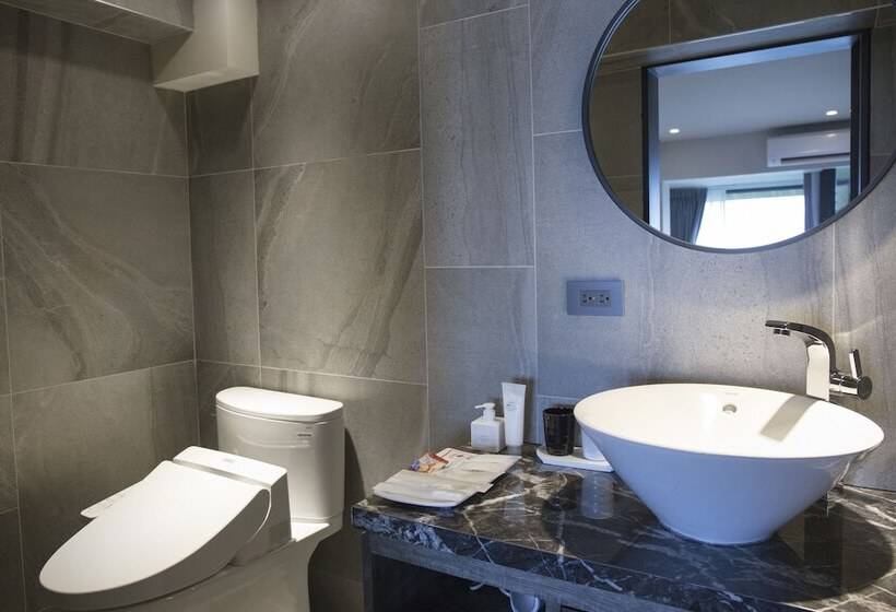 پانسیون Something Easy Inn