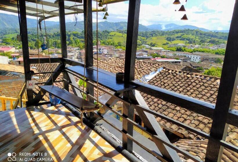 هاستل Hostal Bambu