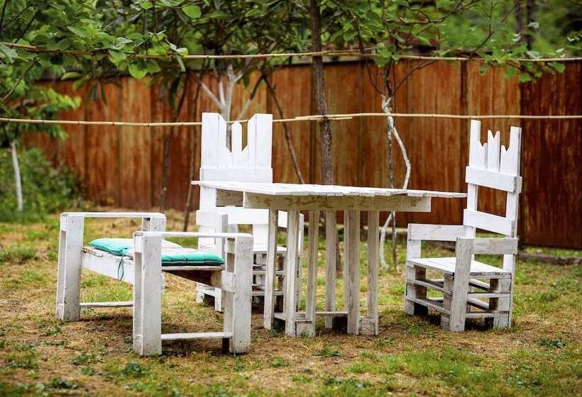 پانسیون Art House Kutateli