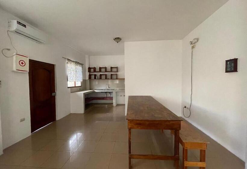 پانسیون Casa De Huespedes Darling