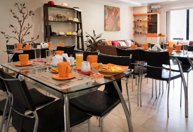 بنسيون Hostal Kolibri B&b